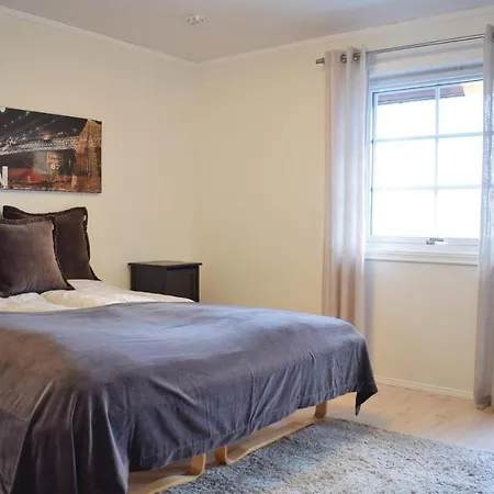 Σπίτι διακοπών Four Bedroom Holiday In *